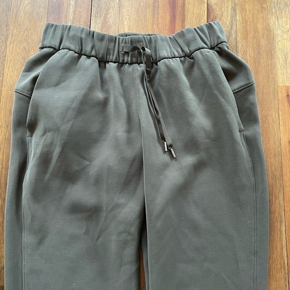 Lululemon On The Fly Jogger - Picture 3 of 16